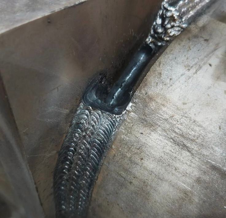 Detalhe de solda em viga